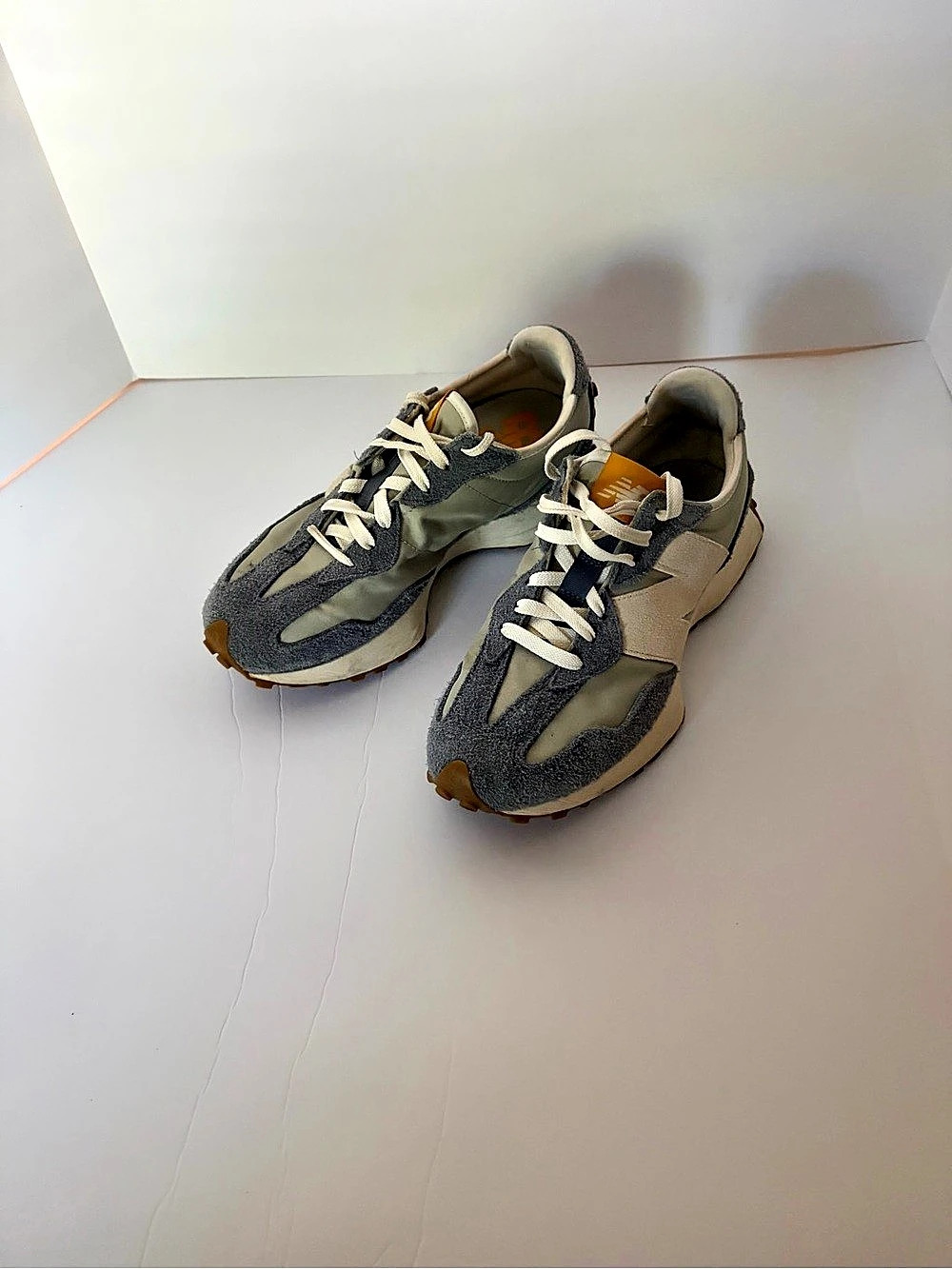 New Balance 327 Gray & White Sneakers